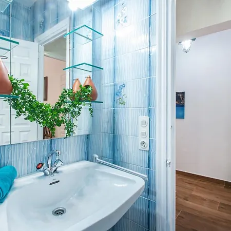 Sabine - Plusholidays *