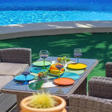 Sabine - Plusholidays * 卡尔佩