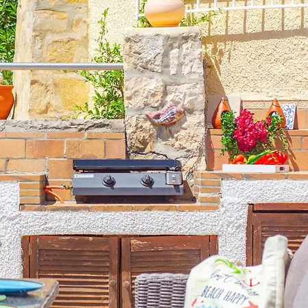 Sabine - Plusholidays 卡尔佩